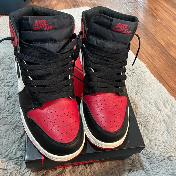 Jordan 1 bred toe size 6.5 - Picture 5 of 6